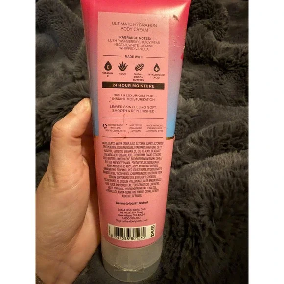 Bath and Body Works Carried Away Ultimate Hydration Body Cream - Picture 2 of 2